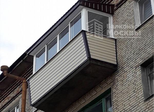 Остекление балкона с выносом и отделкой (внешняя и внутренняя)
