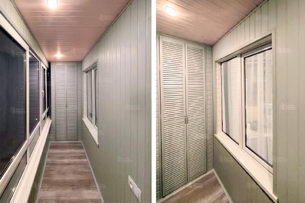 Уютная лоджия в стиле «кантри» с умным шкафом