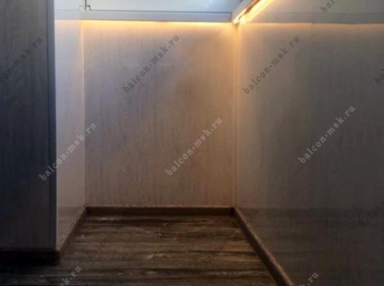 Ремонт балкона с подсветкой