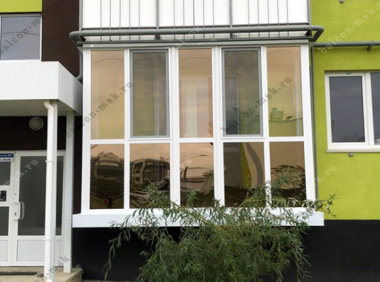 Французское остекление балкона 3.33х0.8х2.75