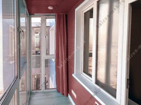 Отделка лоджии. Вагонка и ламинат