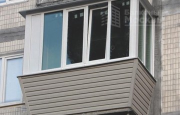 Остекление балкона с выносом (цена с пластиковыми окнами)