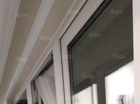 Полутеплое остекление с расширением по подоконнику