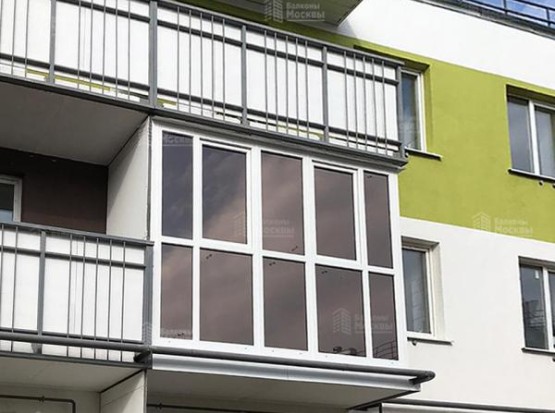 Остекление с тонировкой: Французский балкон с видом на город