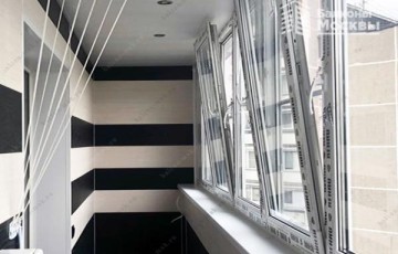 Остекление лоджии 6 м с обшивкой ПВХ панелями и ламинатом