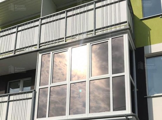 Остекление с тонировкой: Французский балкон с видом на город