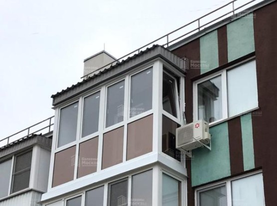 Панорамное остекление с тонировкой нижнего яруса