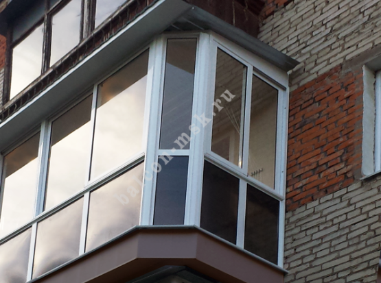 Расширение балкона с установкой французского остекления