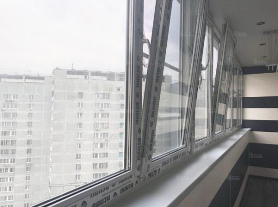 Остекление балкона под ключ: как мы делаем надежно под столичный климат — практичное решение