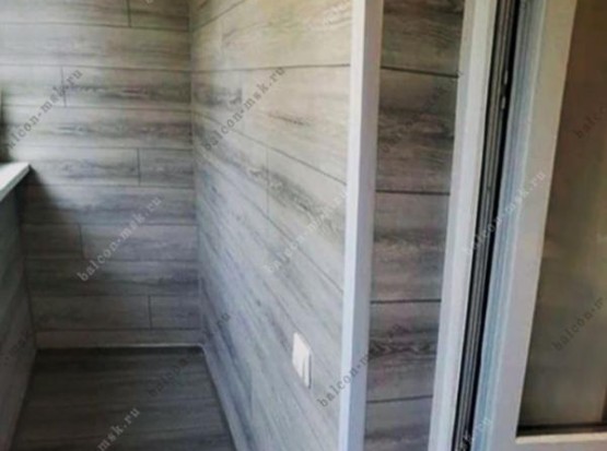 Отделка балкона. Ламинат Отделка балкона. Ламинат