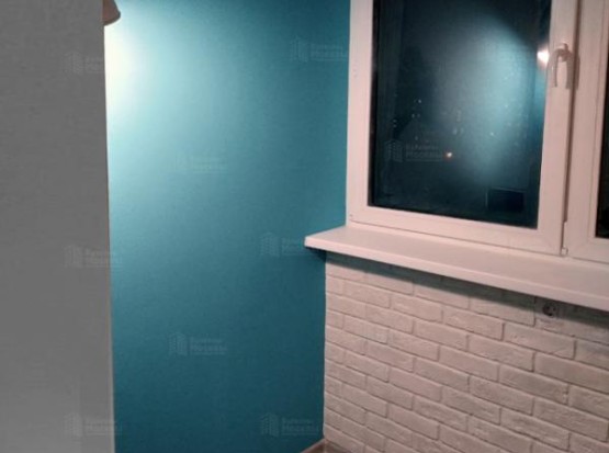 Утепление лоджии с отделкой декоративными кирпичиками