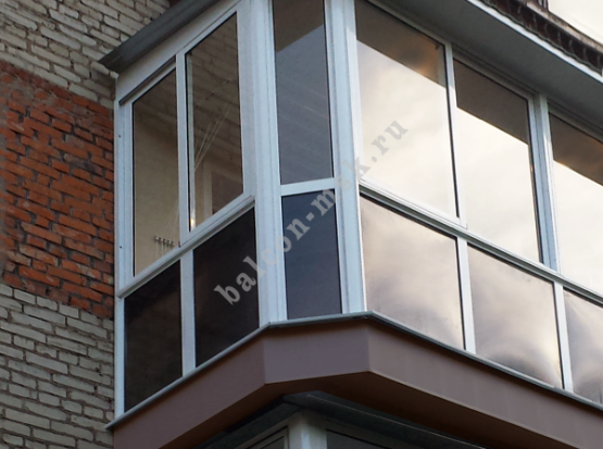 Расширение балкона с установкой французского остекления