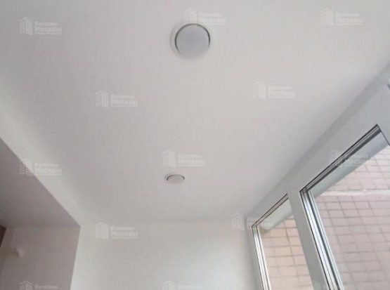 Заказать остекление лоджии в Москве