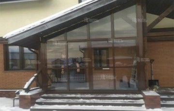 Остекление веранды загородного дома