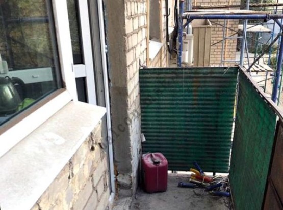 Остекление балкона 3,0х0,7 м с внутренней отделкой ГКЛ