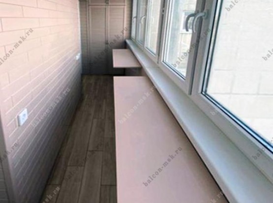 Остекление лоджии. Цена с отделкой натуральным деревом