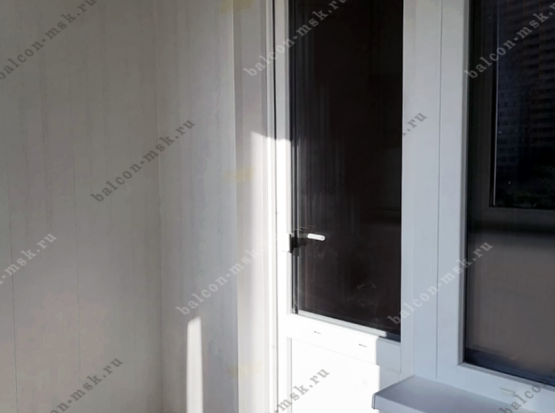 Как застеклить балкон в доме П‑44Т: лодочка, сапожок и разумный бюджет в Москве. Фото № 20