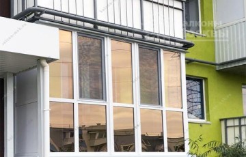 Французское остекление балкона 3.33х0.8х2.75