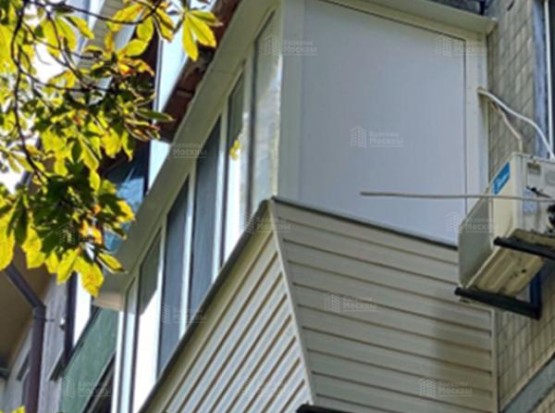 Ремонт балкона с подсветкой