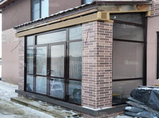 Остекление веранды на даче алюминиевым профилем