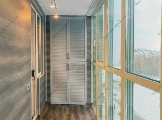 Отделка балкона панелями МДФ