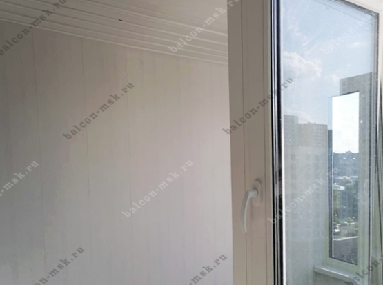 Как застеклить балкон в доме П‑44Т: лодочка, сапожок и разумный бюджет в Москве. Фото № 23