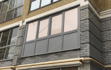 Остекление 3-х метровой лоджии с ламинацией в цвет фасада