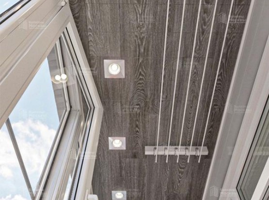 Отделка балкона ламинированными ПВХ панелями и ламинатом