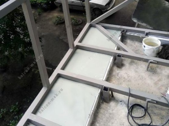 Застеклить балкон в Москве стоимость под ключ