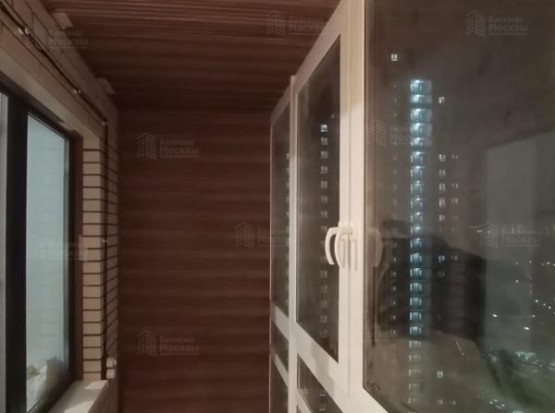 Ремонт французского балкон с отделкой рифленым МДФ и ламинатом  Ремонт французского балкон с отделкой рифленым МДФ и ламинатом