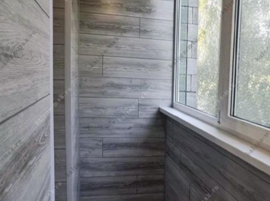 Отделка балкона. Ламинат Отделка балкона. Ламинат