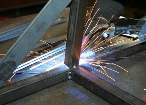 Остекление балкона с крышей и внешней отделкой