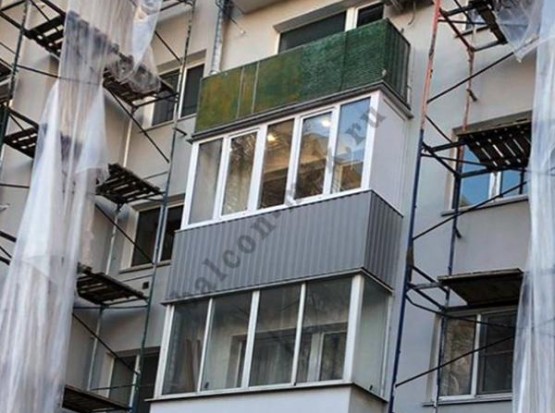 Остекление балкона 3,0х0,7 м с внутренней отделкой ГКЛ