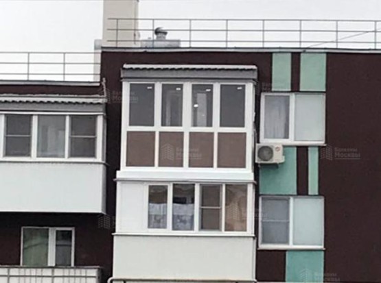 Панорамное остекление с тонировкой нижнего яруса