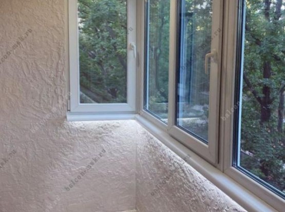 Ремонт балкона. Штукатурка Гротто