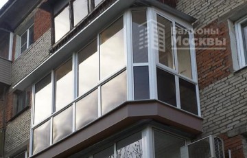 Расширение балкона с установкой французского остекления
