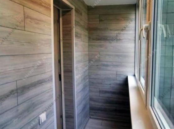 Отделка балкона. Ламинат Отделка балкона. Ламинат