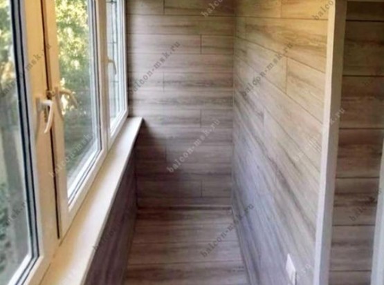 Отделка балкона. Ламинат Отделка балкона. Ламинат