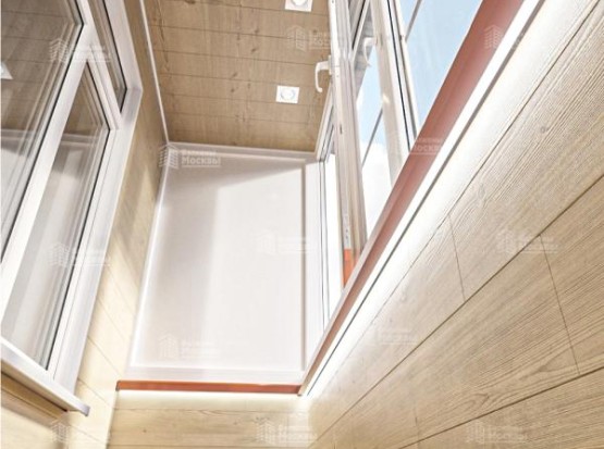 Расчет остекления балкона с отделкой натуральным деревом