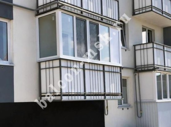 Остекление балкона 0,81х 3,48 м пластиковыми окнами Faust