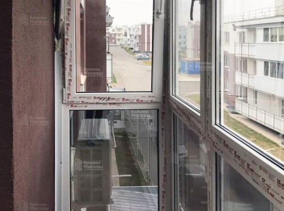 Панорамное остекление с тонировкой нижнего яруса