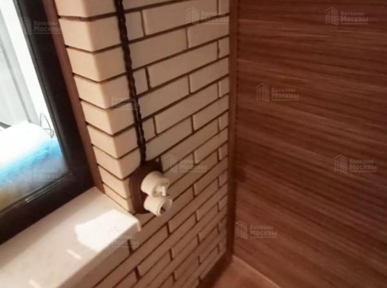 Ремонт французского балкон с отделкой рифленым МДФ и ламинатом  Ремонт французского балкон с отделкой рифленым МДФ и ламинатом