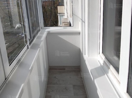 Как недорого и надежно оформить балкон в хрущевке: остекление под ключ без лишних хлопот. Фото № 4