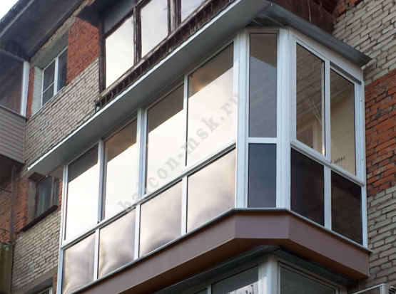 Расширение балкона с установкой французского остекления