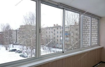 Остекление лоджии раздвижными окнами Provedal с отделкой