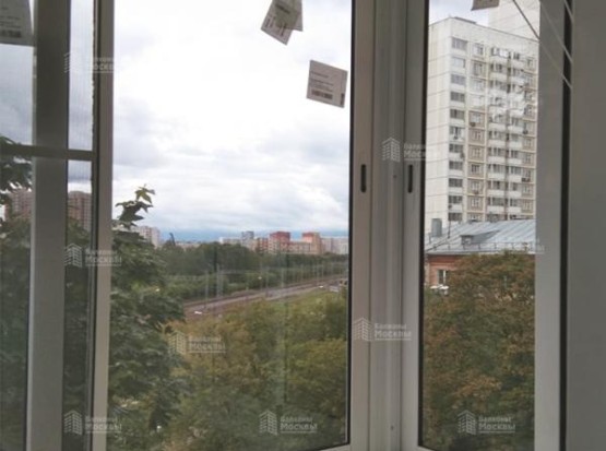 Полутеплое остекление с расширением по подоконнику