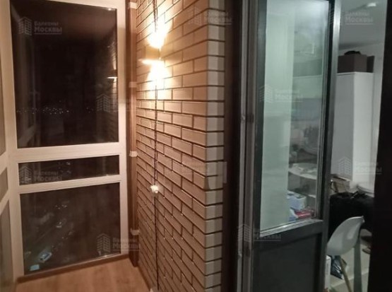 Ремонт французского балкон с отделкой рифленым МДФ и ламинатом  Ремонт французского балкон с отделкой рифленым МДФ и ламинатом