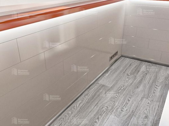 Отделка балкона ламинированными ПВХ панелями и ламинатом