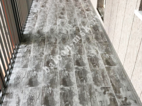 Отделка лоджии - керамическая плитка и ПВХ панели